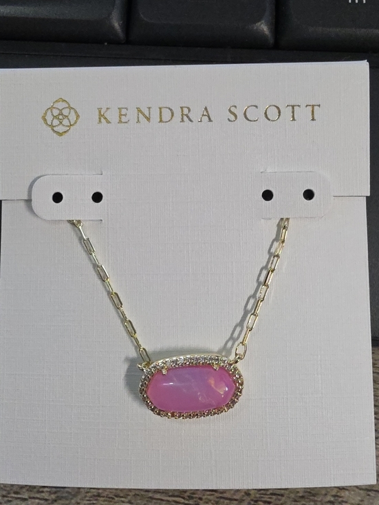 Kendra Scott Jewelry - Kendra Scott Gold Chain Necklace with Pink Oval Pendant